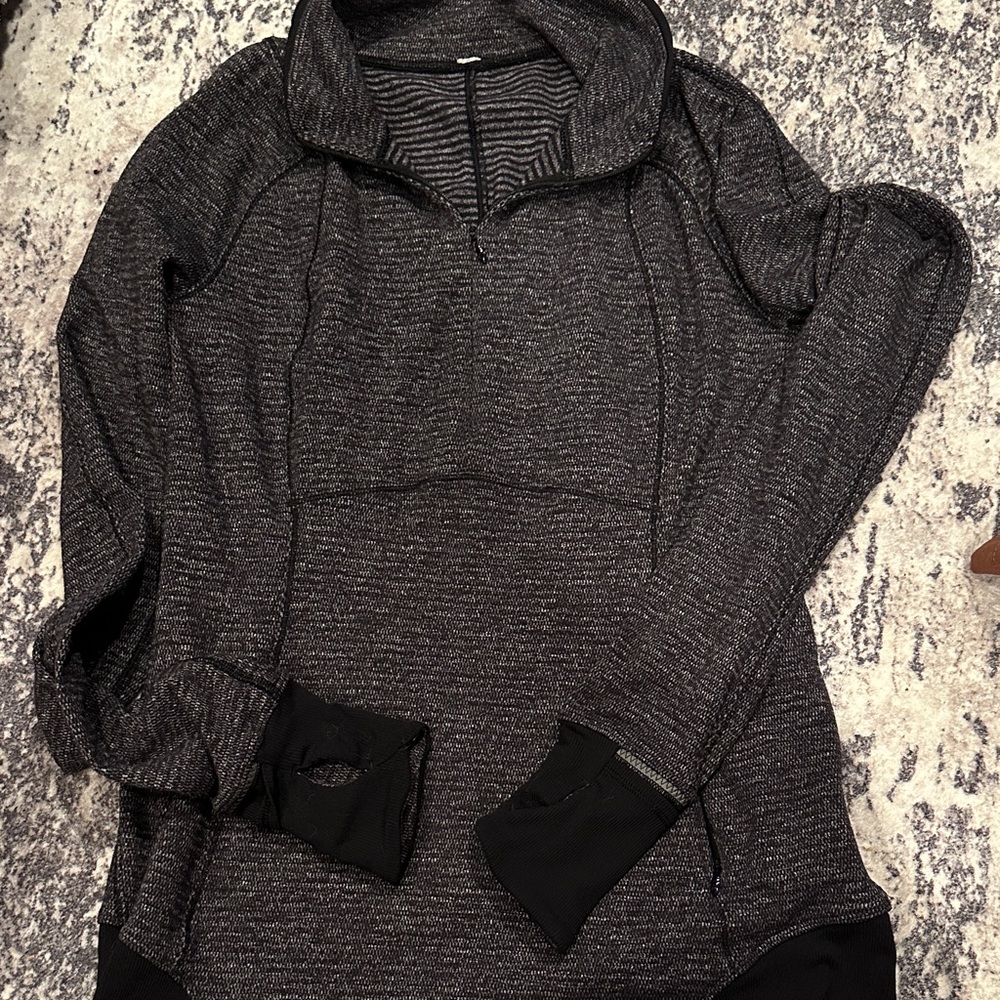 lululemon athletica Black and Gray Sweatshirt